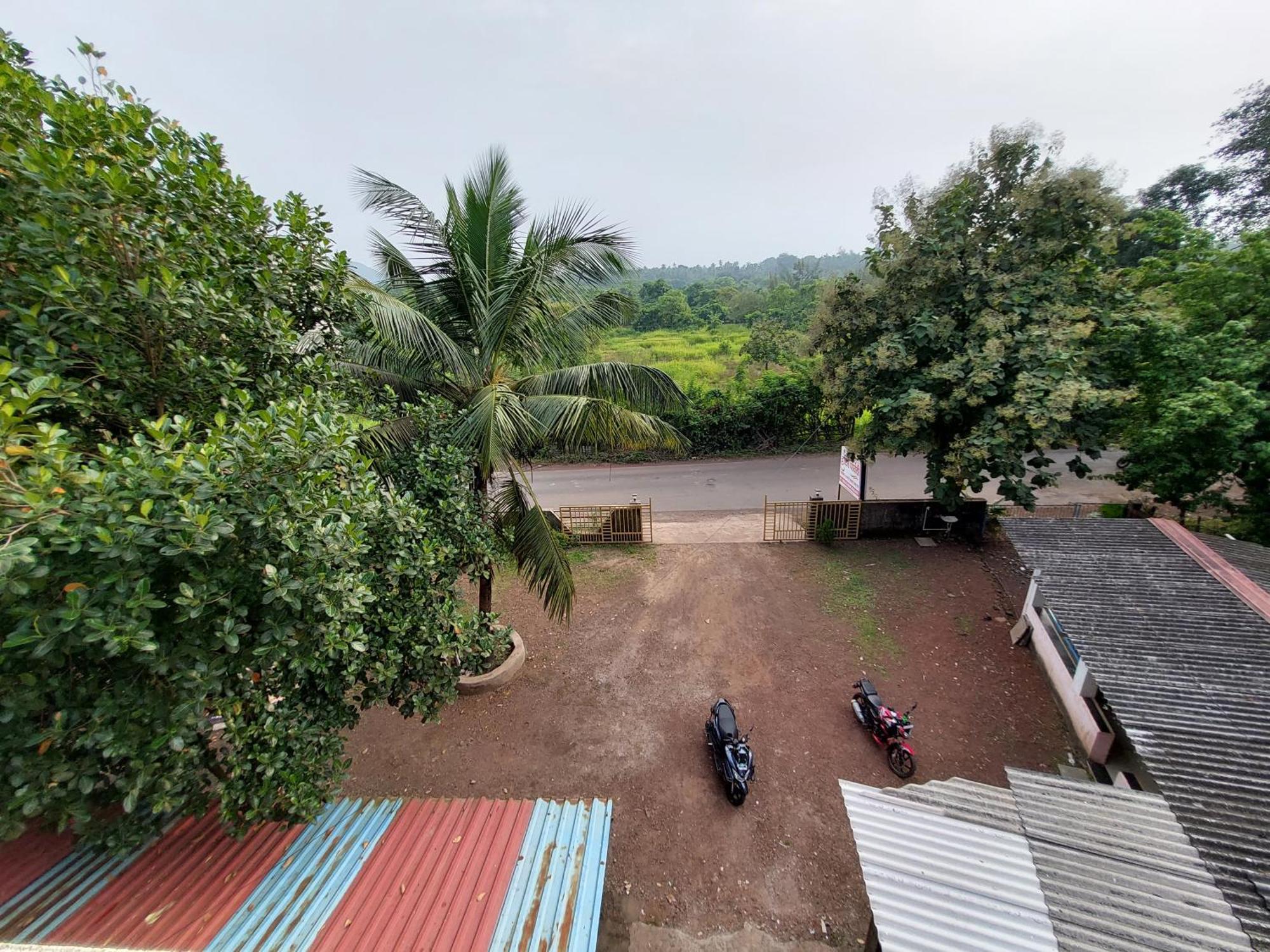 Mountain Breeze Hotel Murud  Exterior photo